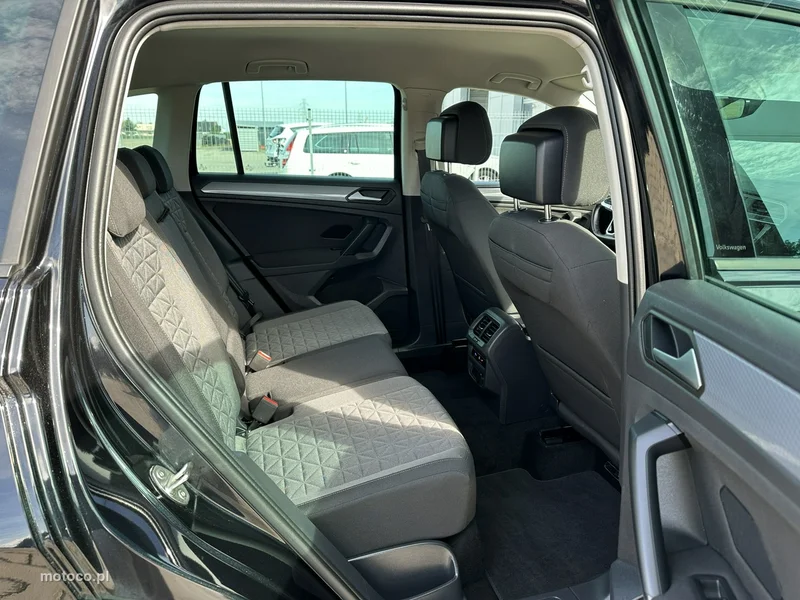 Volkswagen Tiguan AD 15