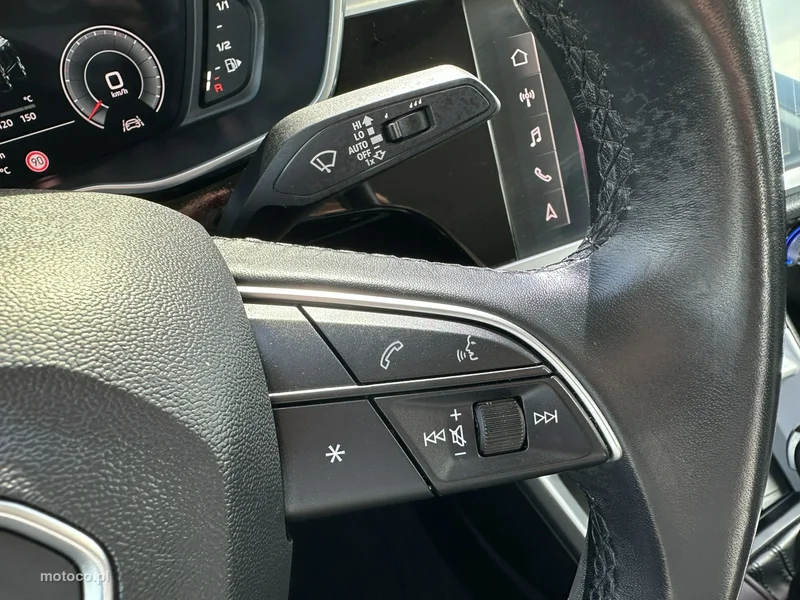 Audi Q3 F3 21