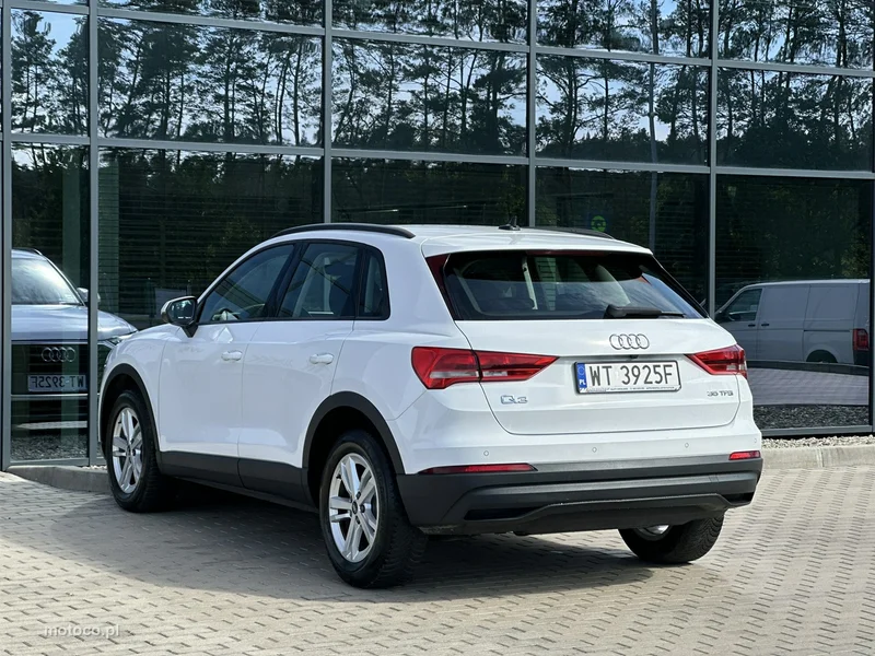 Audi Q3 F3 6