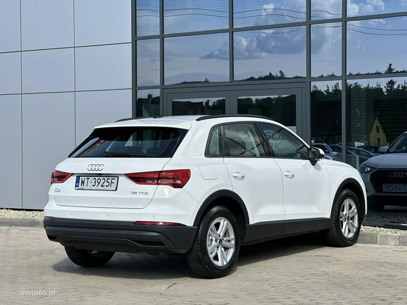 Audi Q3 F3 7