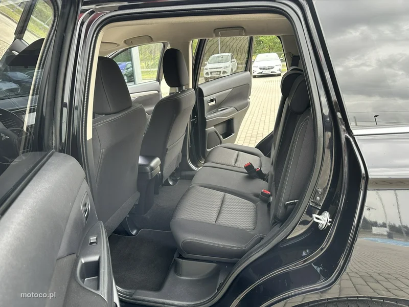 Mitsubishi Outlander 11