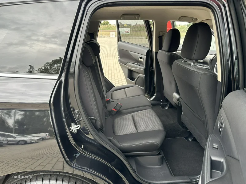 Mitsubishi Outlander 12