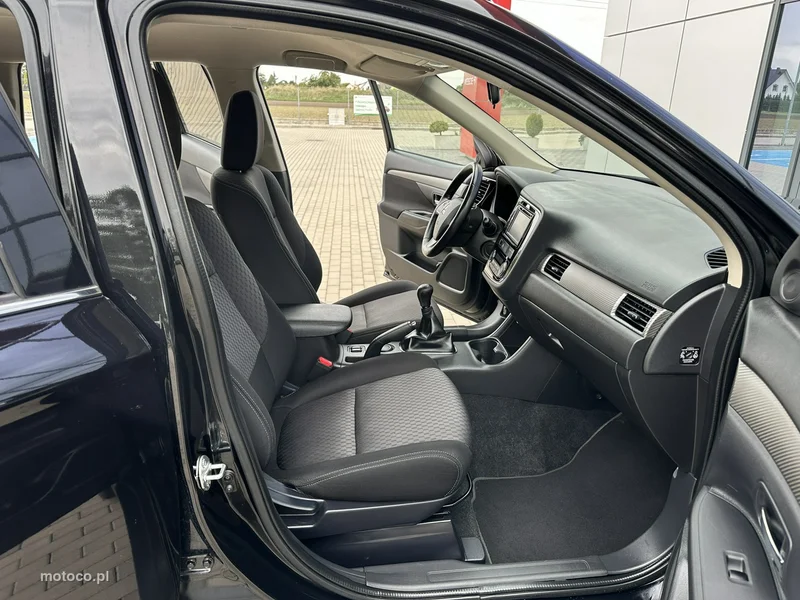 Mitsubishi Outlander 13