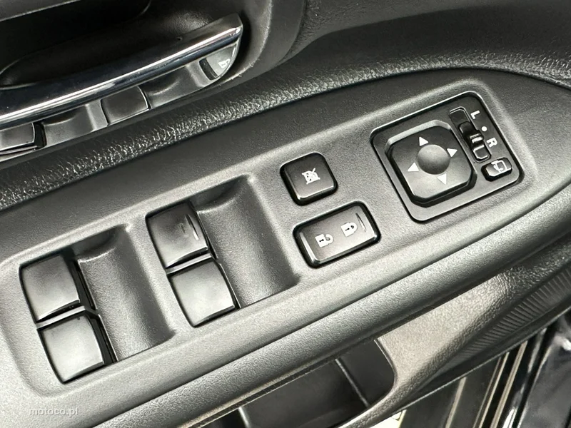Mitsubishi Outlander 24