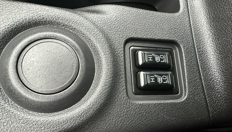 Mitsubishi Outlander 25