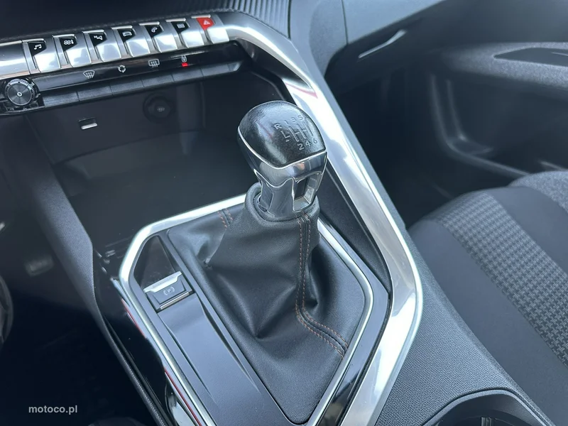 Peugeot 5008 24