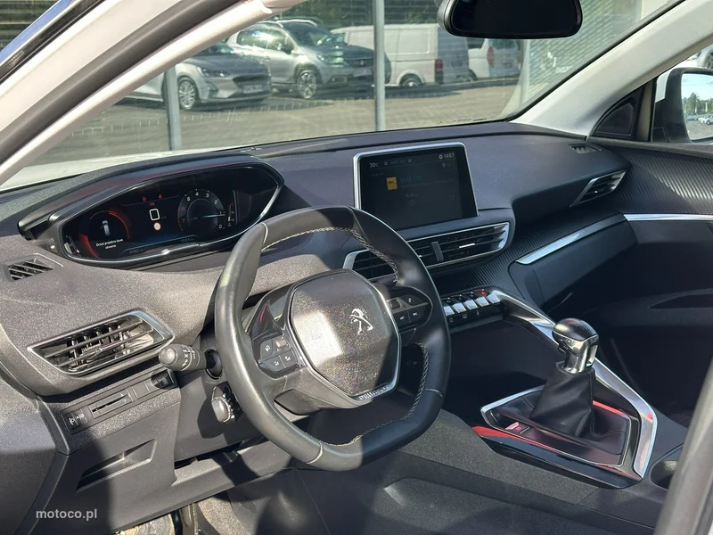 Peugeot 5008 10