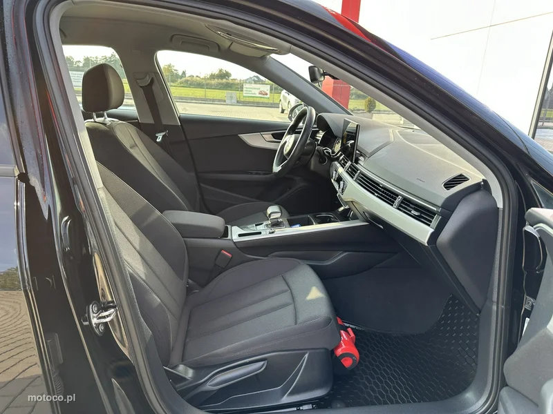 Audi A4 B9 15