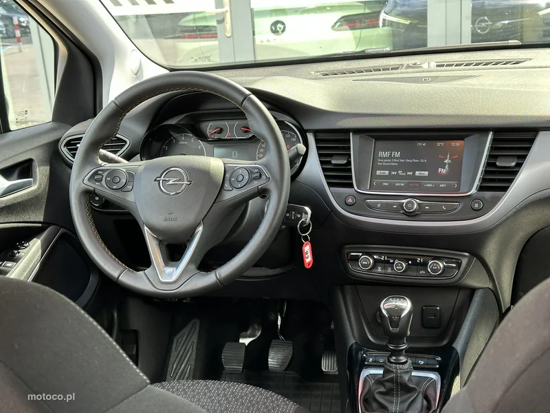 Opel Crossland X 10