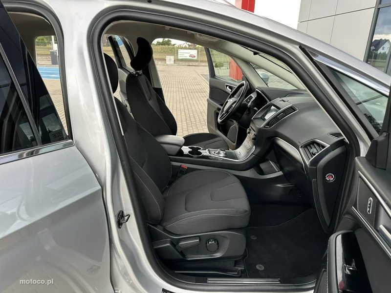 Ford S-Max II 12