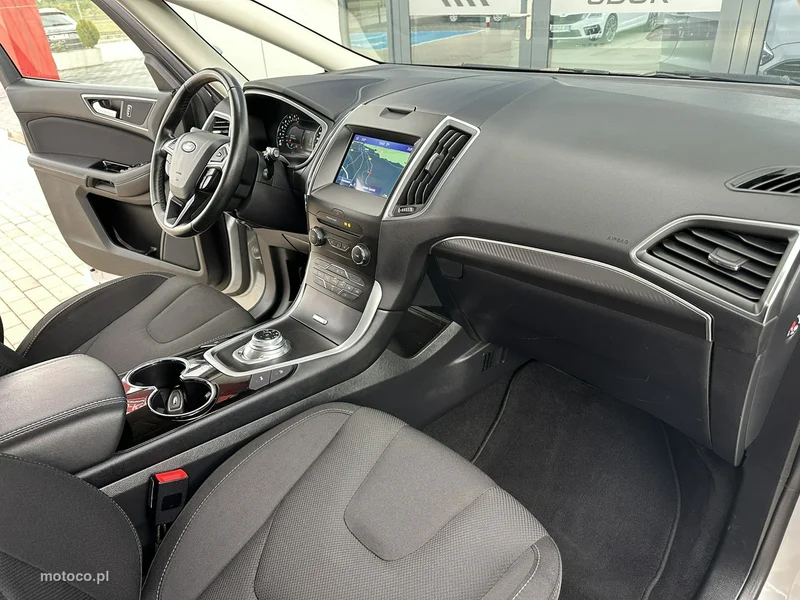 Ford S-Max II 13