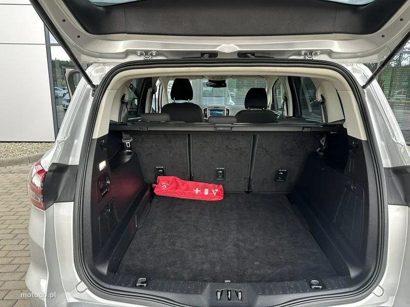 Ford S-Max II 28
