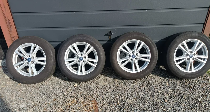 Ford S-Max II 33