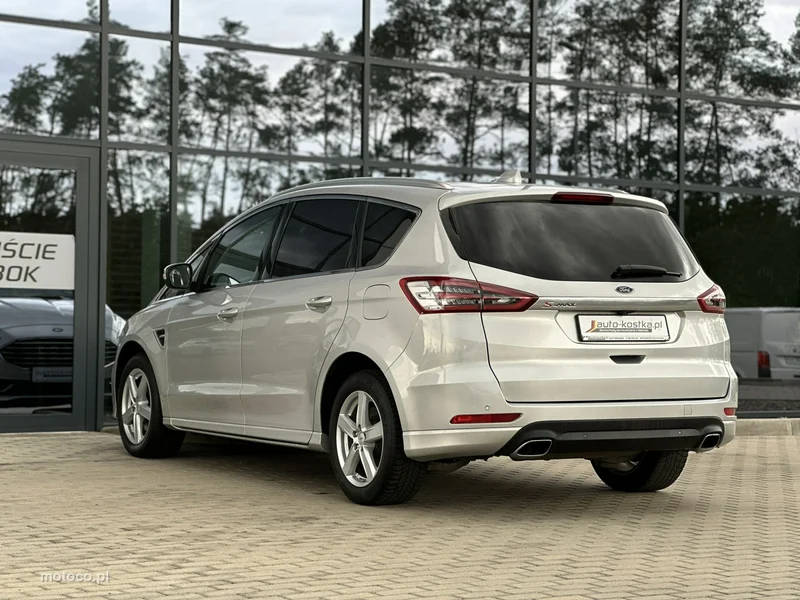 Ford S-Max II 6