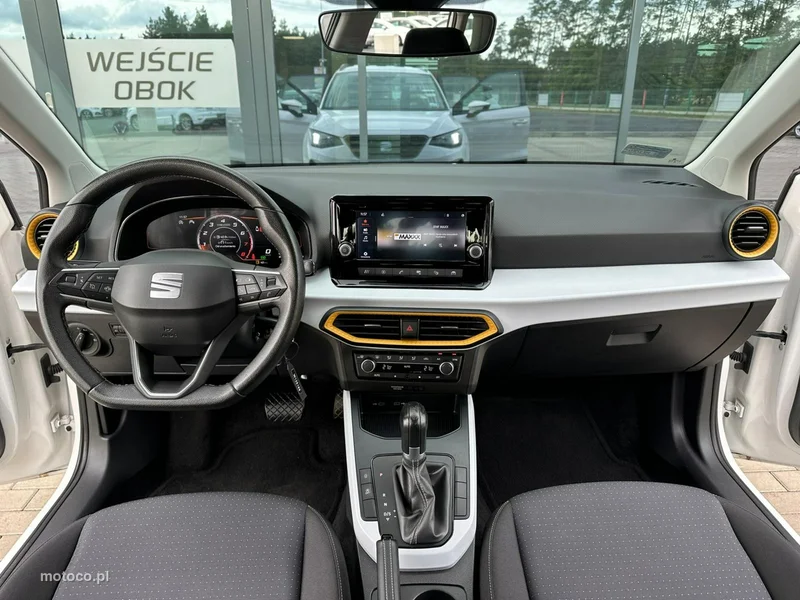 Seat Arona 8