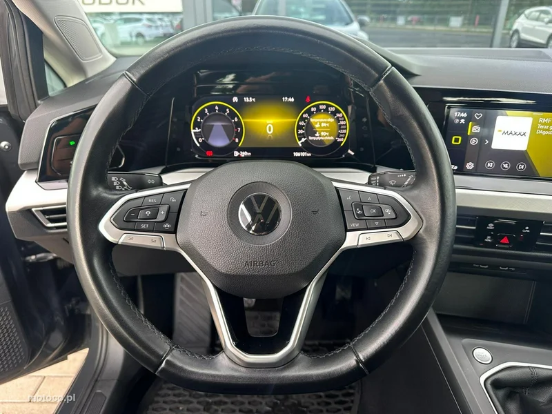 Volkswagen Golf VIII 18
