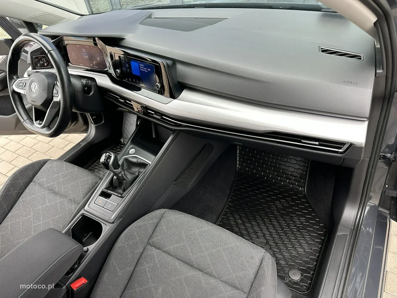 Volkswagen Golf VIII 14
