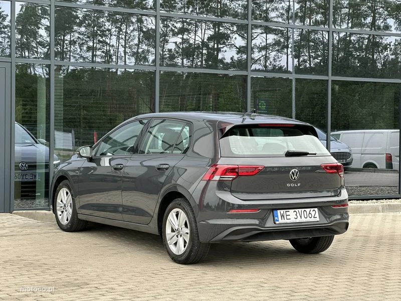 Volkswagen Golf VIII 6