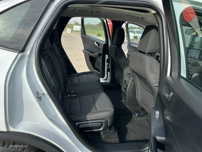 Ford Kuga III 12