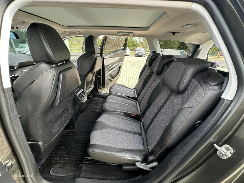 Peugeot 5008 13