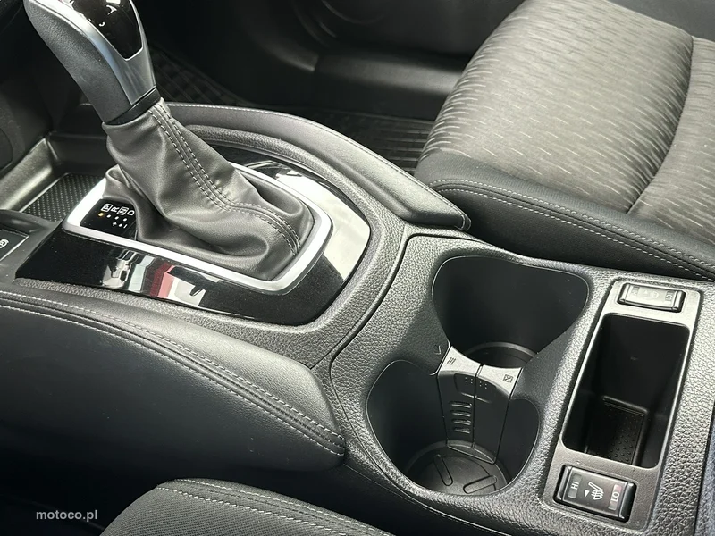 Nissan X-Trail 24