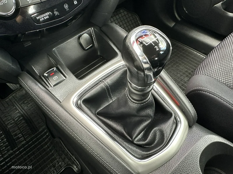 Nissan Qashqai 25
