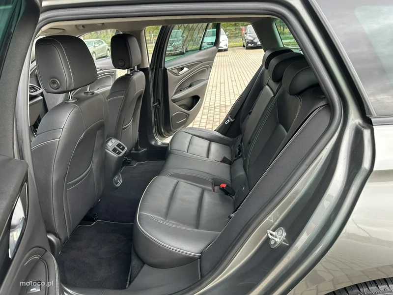 Opel Insignia B 12