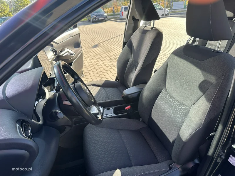 Toyota Yaris Cross XP210 11