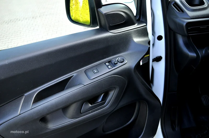 Toyota Proace City 16