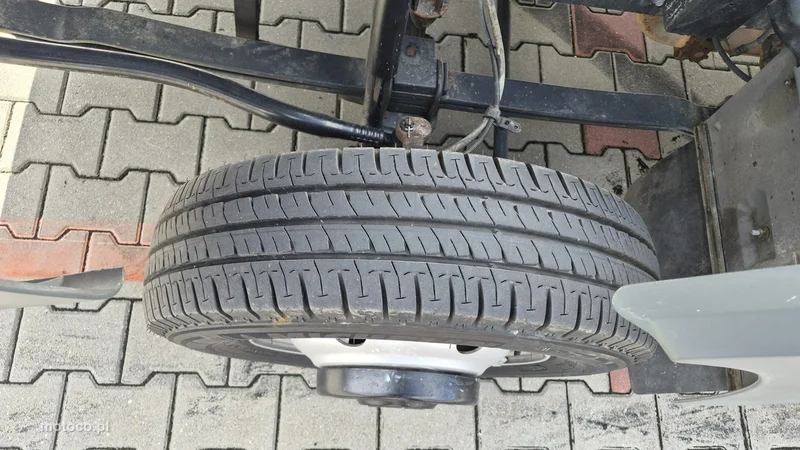 Nissan Atleon 22