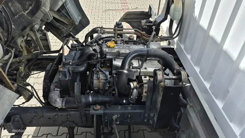 Nissan Atleon 25