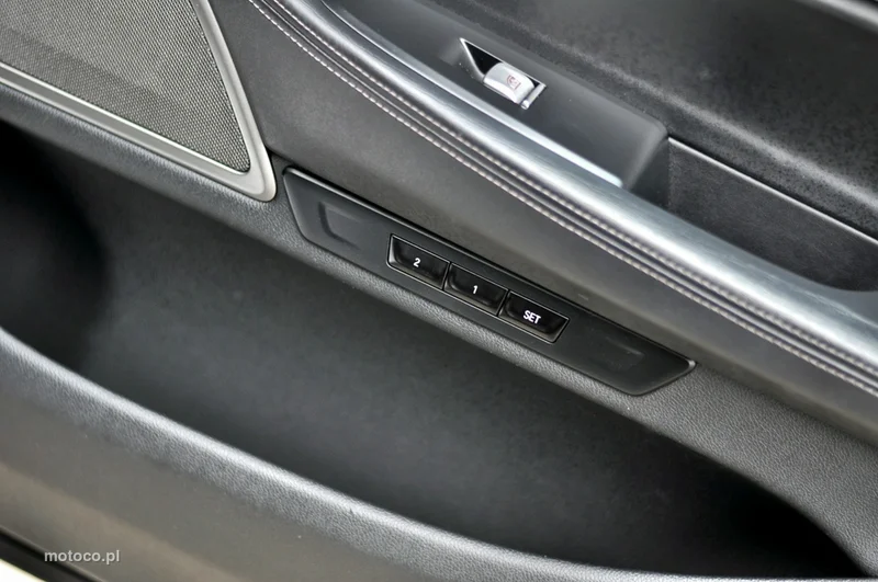 BMW Seria 7 G11 730 13