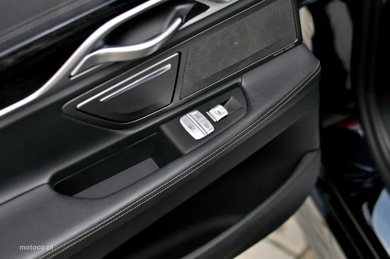 BMW Seria 7 G11 730 18