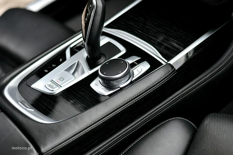 BMW Seria 7 G11 730 19