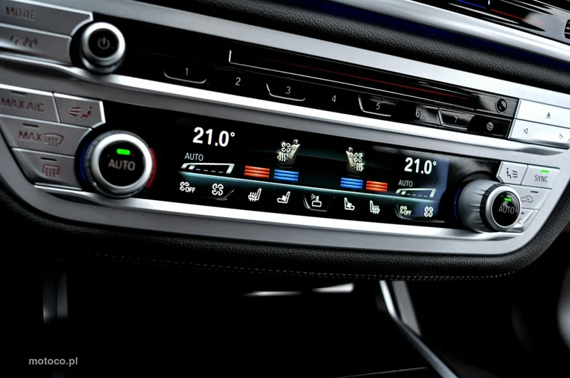 BMW Seria 7 G11 730 28