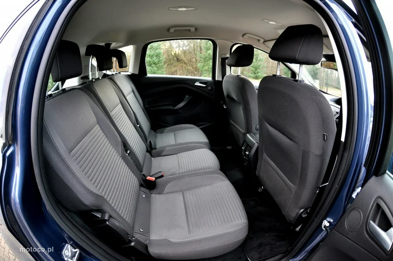 Ford C-Max II 11