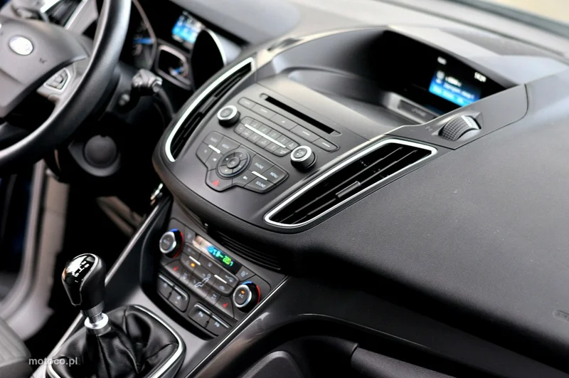 Ford C-Max II 15