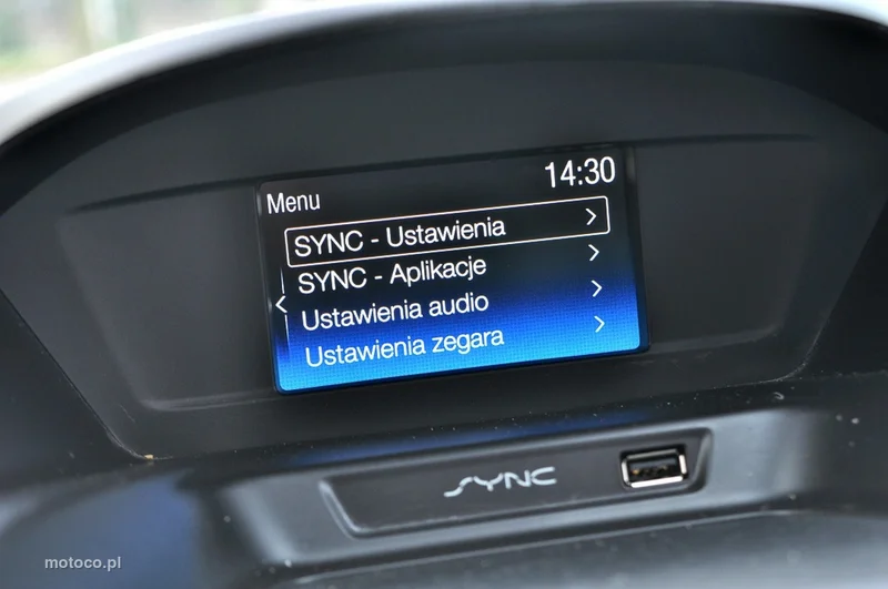 Ford C-Max II 29