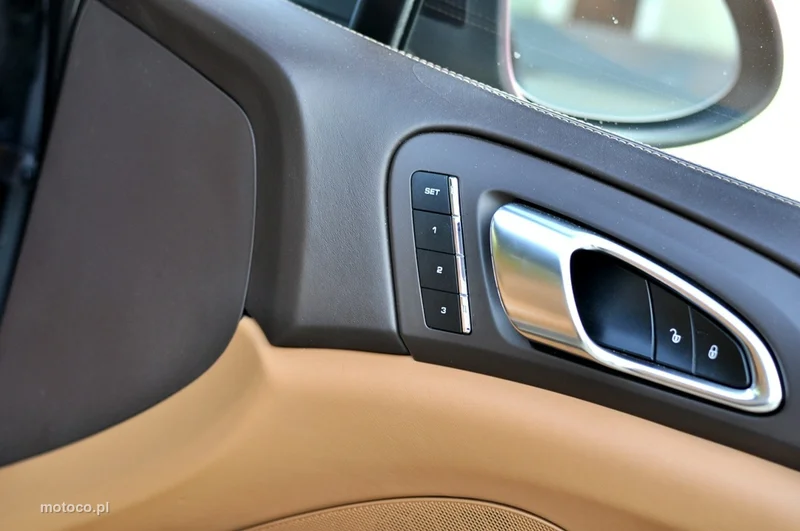 Porsche Cayenne 92A 25