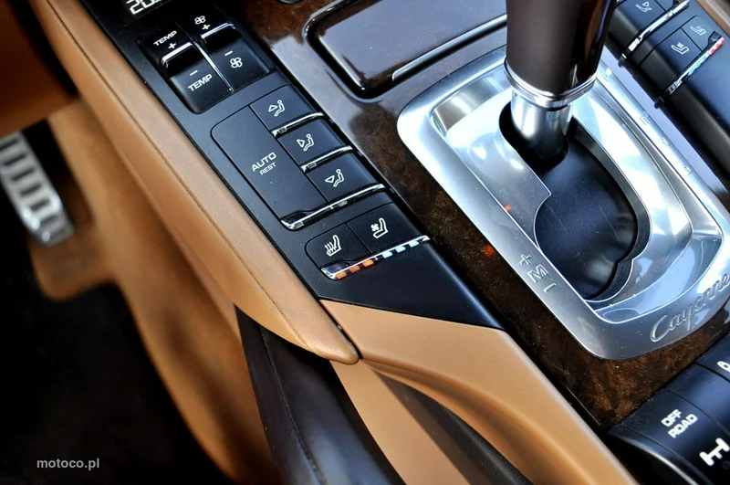 Porsche Cayenne 92A 28