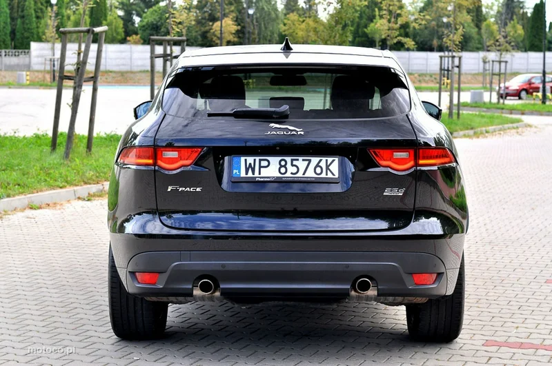 Jaguar F-Pace 34
