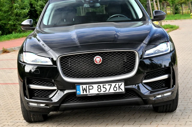 Jaguar F-Pace 38