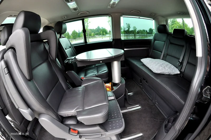 Volkswagen Multivan 11