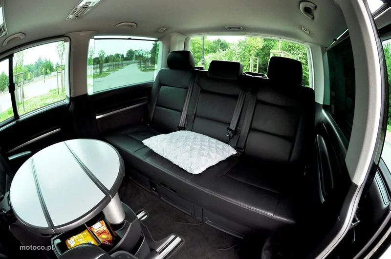 Volkswagen Multivan 12