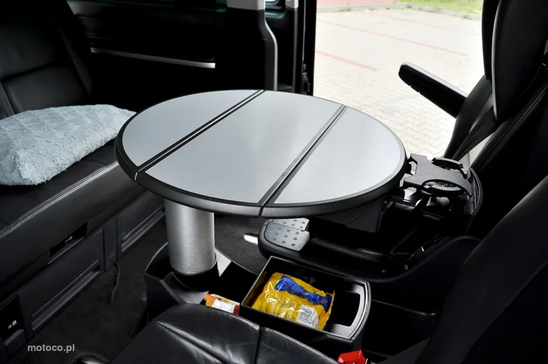 Volkswagen Multivan 13