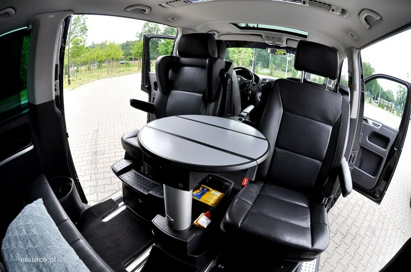 Volkswagen Multivan 10