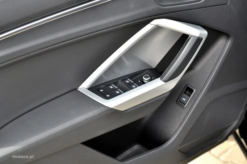 Audi Q3 F3 18