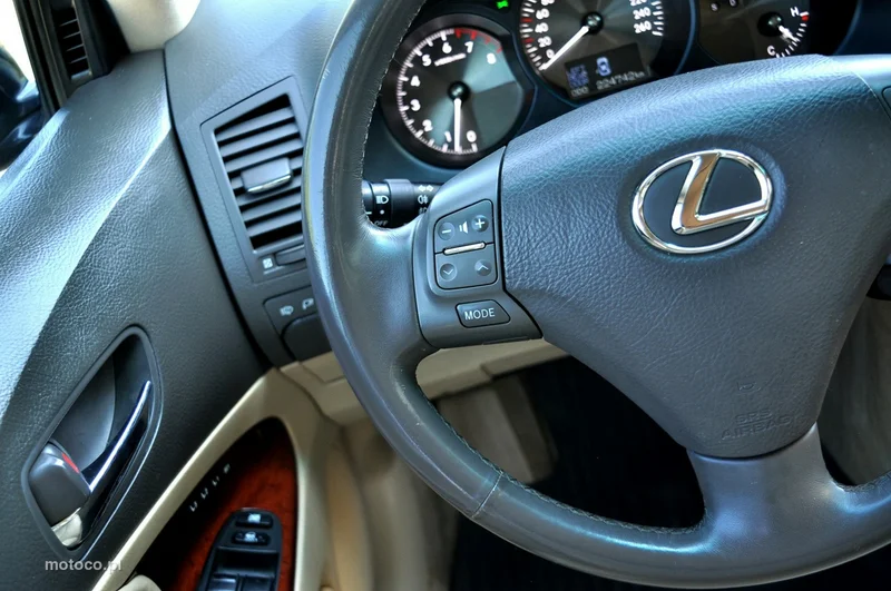 Lexus GS 19