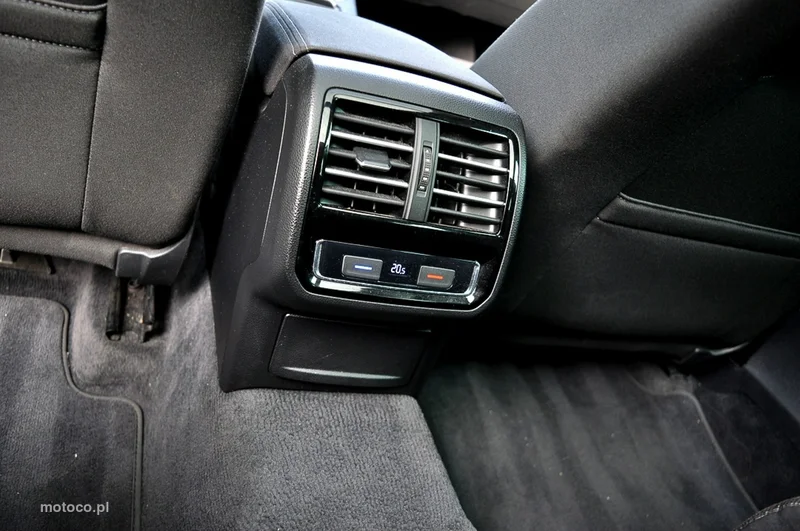 Volkswagen Passat Variant B8 14