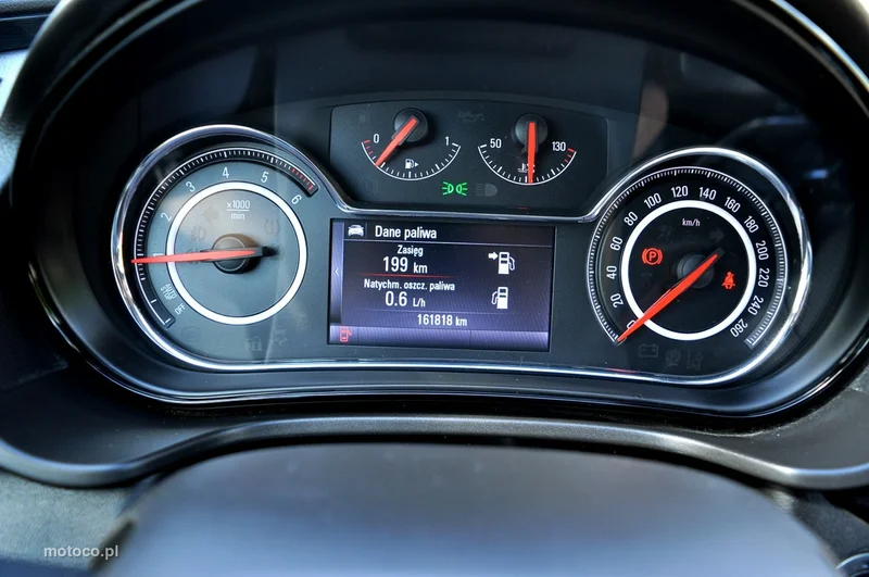 Opel Insignia A 32